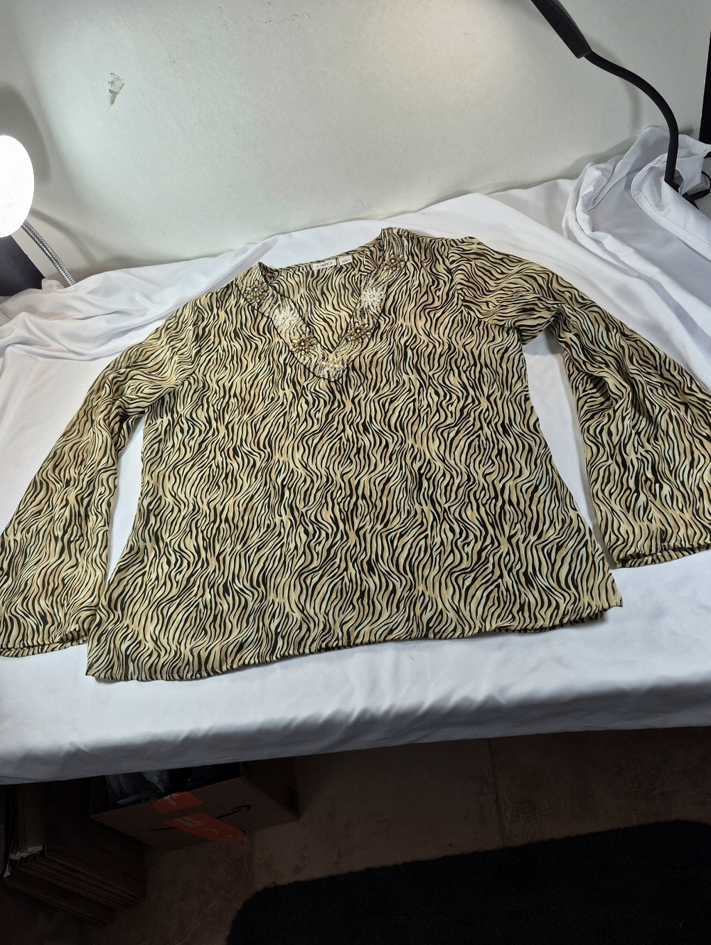 NWOT Cato Zebra Tiger Print Beaded Embellished V-Neck Blouse Woman's L - Picture 6 of 11